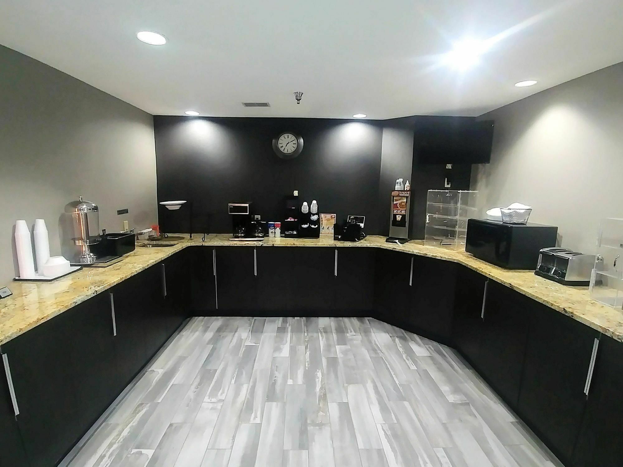 Americas Best Value Inn And Suites Lee'S Summit-Kansas City Exteriör bild